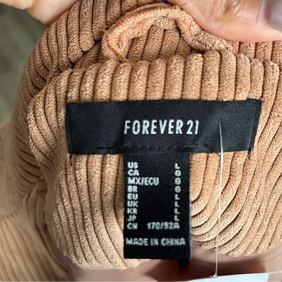 Forever 21 Camel Ribbed Puffer Vest - Picture 7 of 7